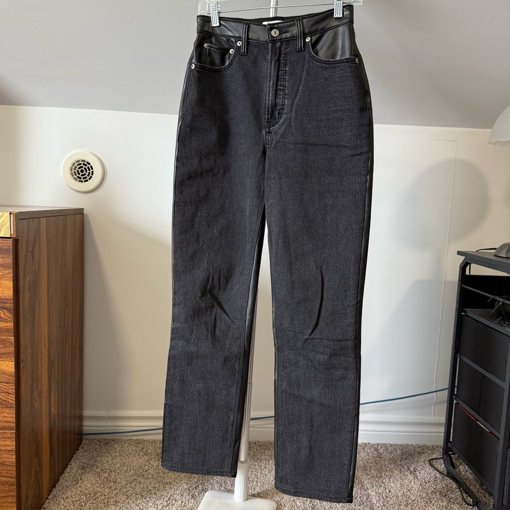 Abercrombie curve love straight leg jean